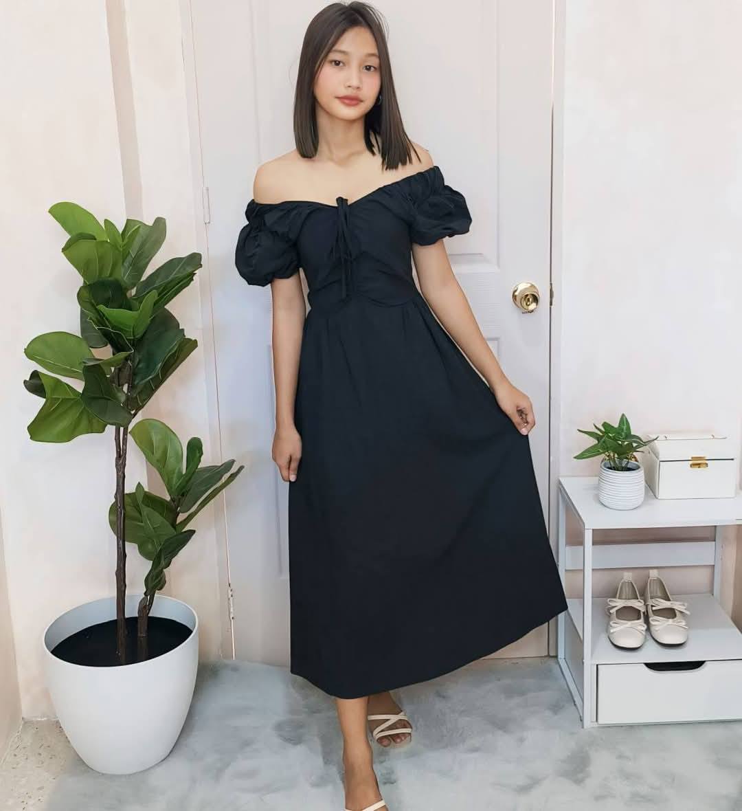 Elegant Off-Shoulder Puff Sleeve Dress – Black Midi