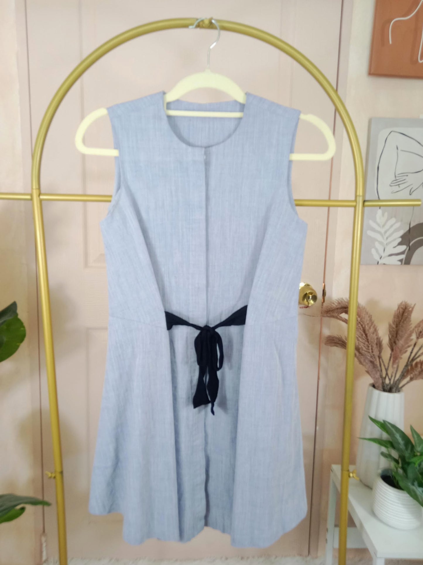 Sleeveless Light Blue Mini Dress with Front Bow Tie