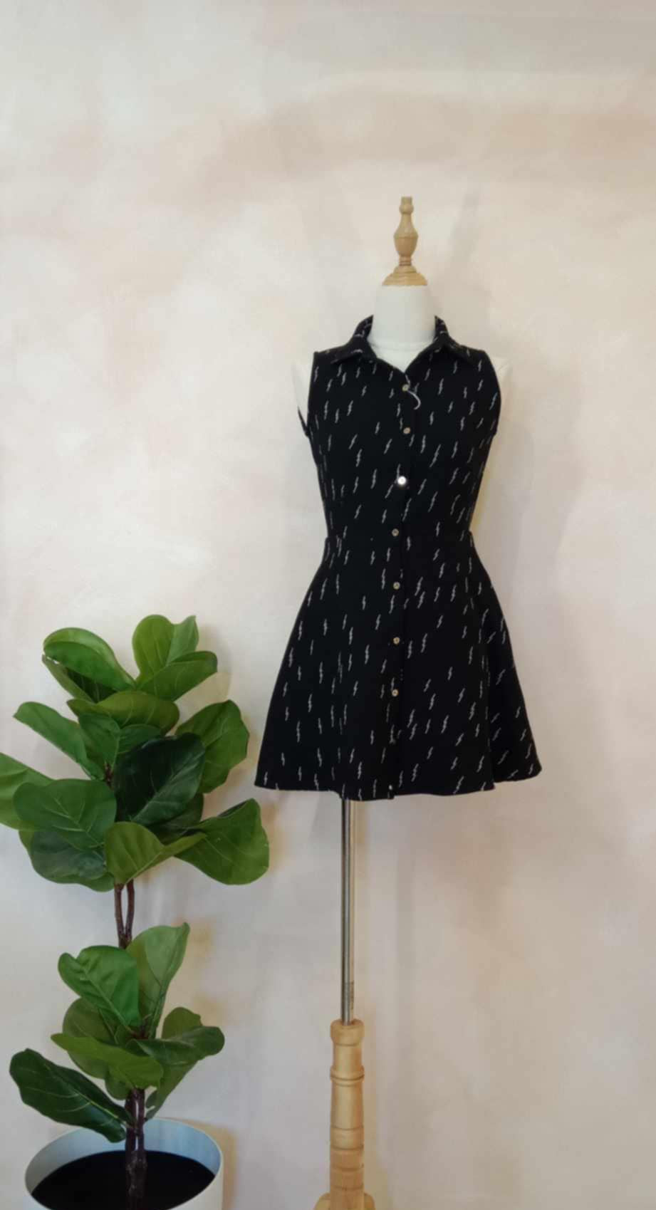 Sleeveless Collared Button-Down Dress