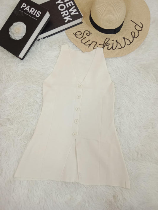 Sleeveless Button-Front Tunic Top – Classic Longline Style