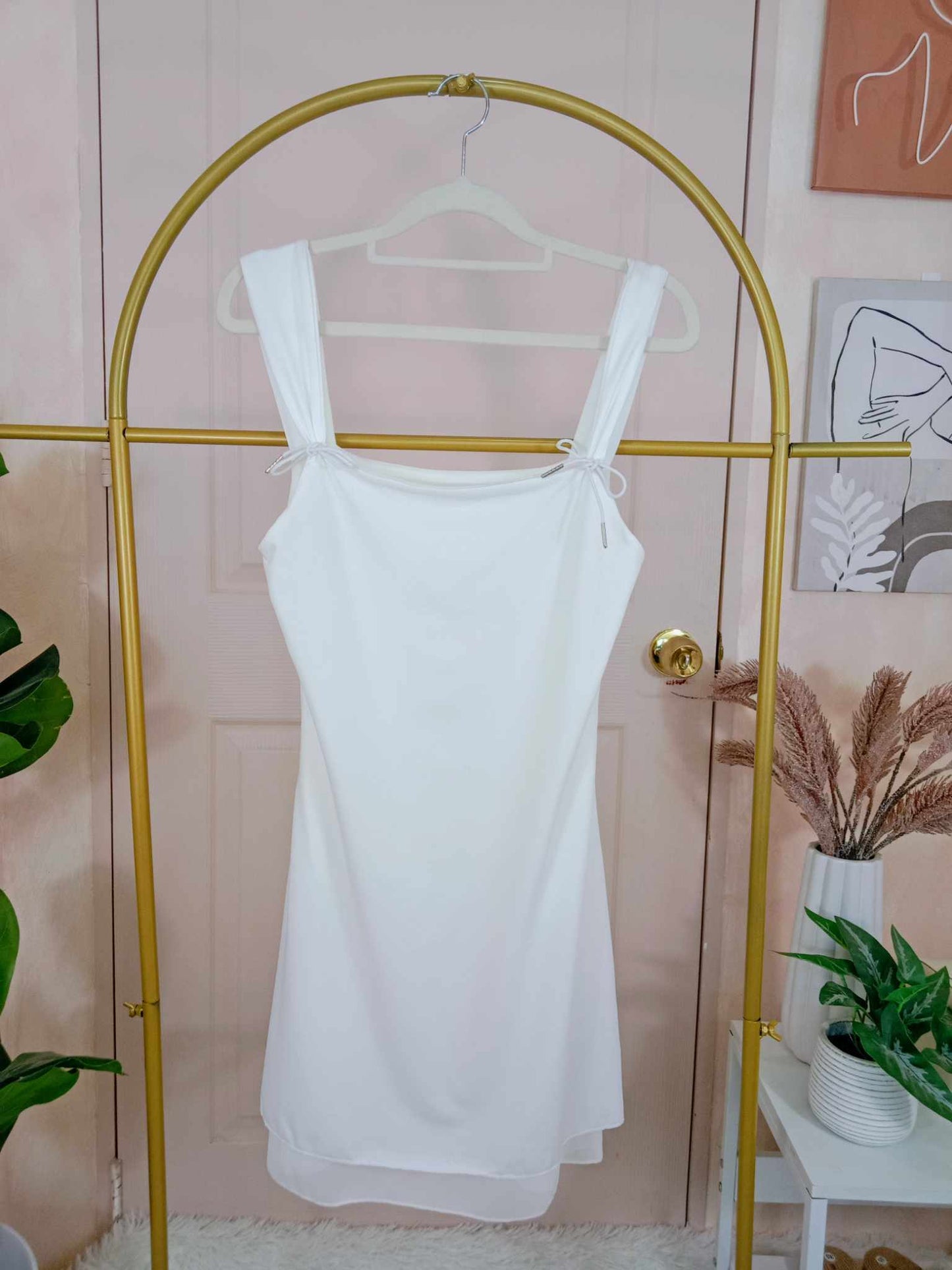 Minimalist White Sleeveless Sheath Dress with Ruched Straps
