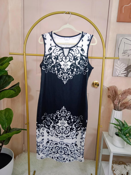 Sleeveless Black and White Baroque Print Bodycon Dress