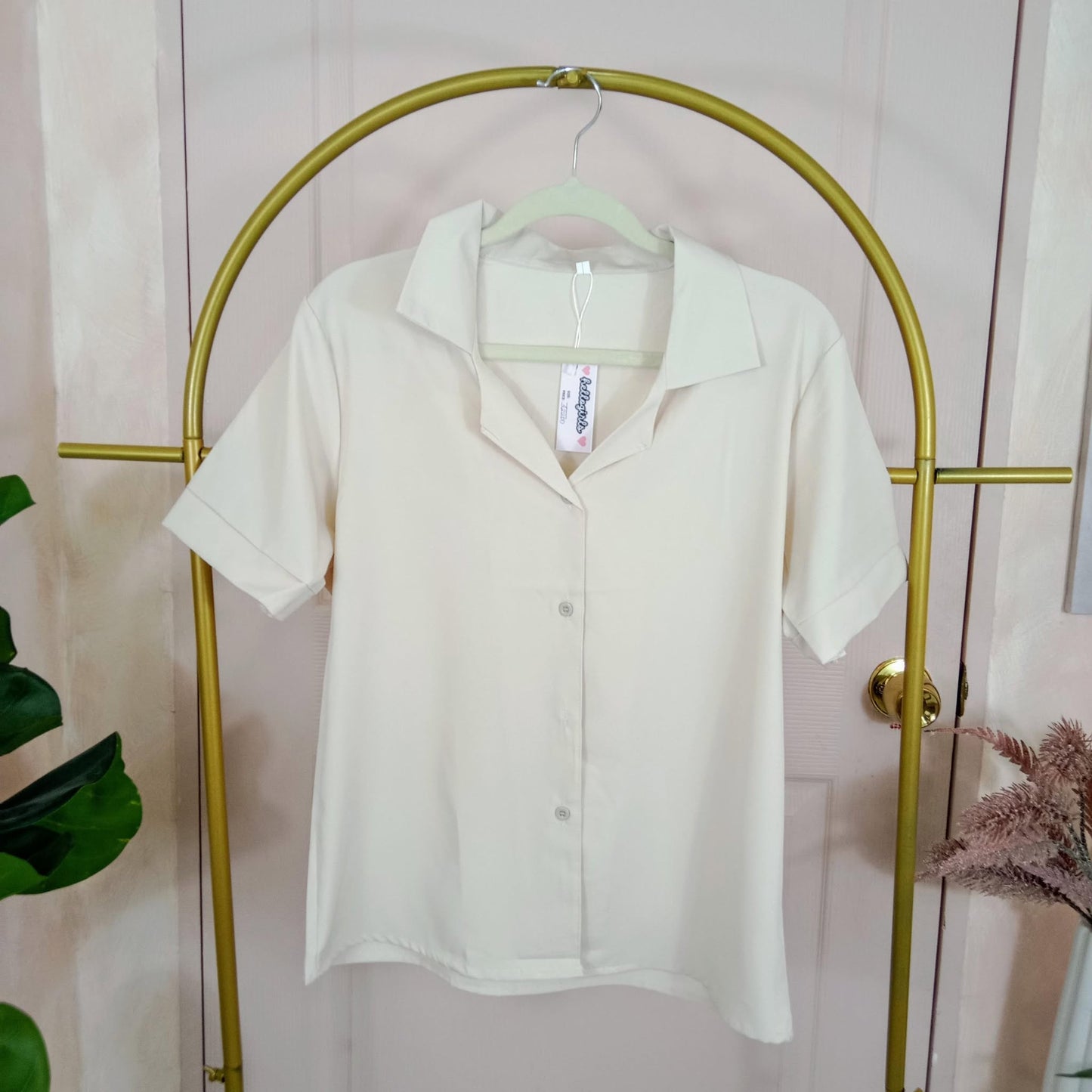 Classic Button-Down Collared Blouse – Neutral Short Sleeve Top
