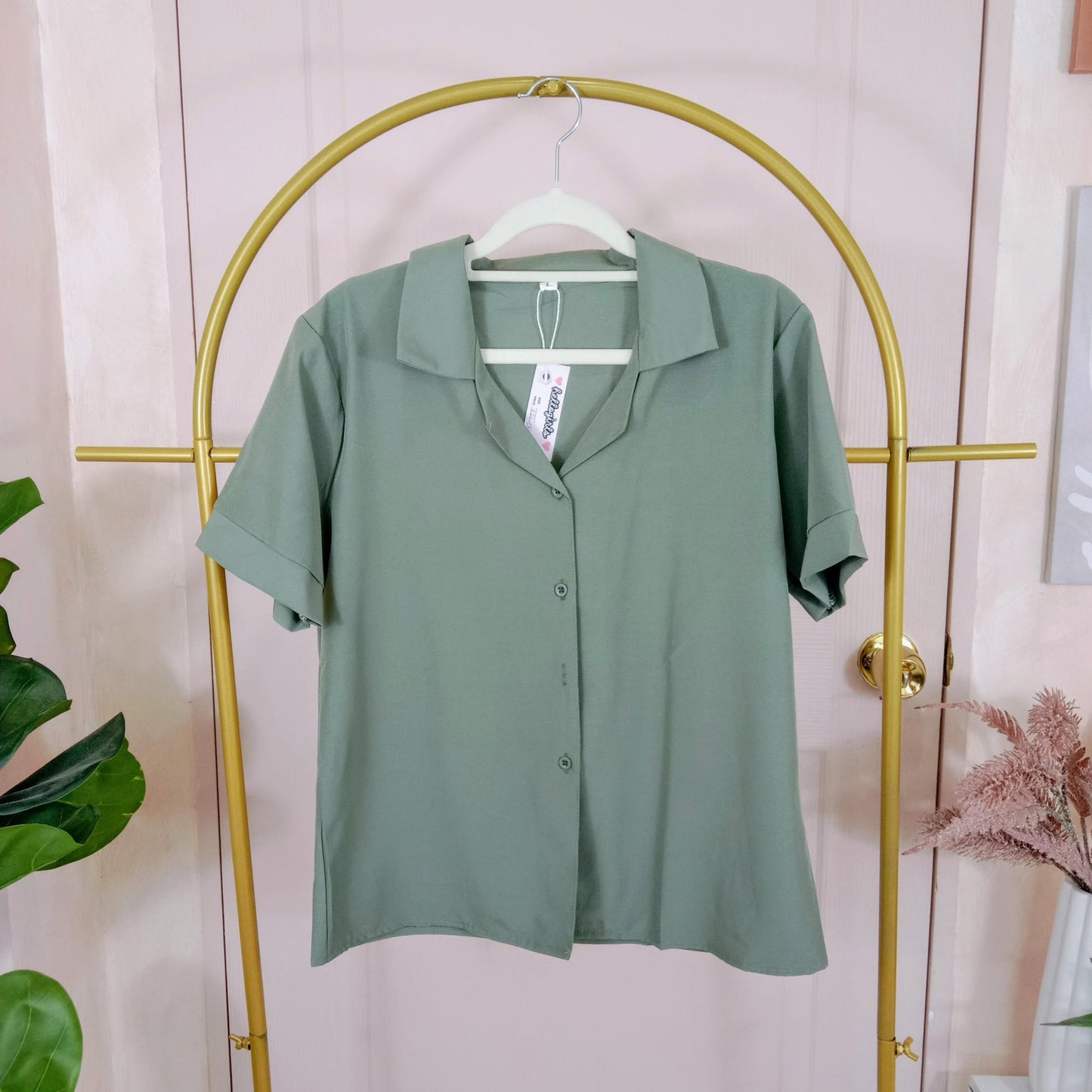 Classic Button-Down Collared Blouse – Neutral Short Sleeve Top