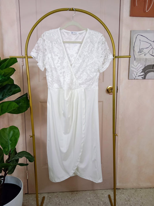 Elegant Lace Wrap Midi Dress with Short Sleeves – Timeless and Feminine