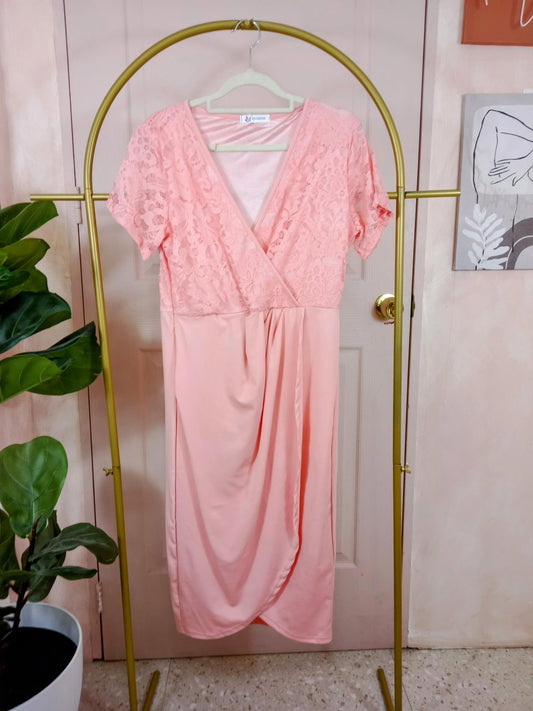 Elegant Lace Wrap Midi Dress with Short Sleeves – Timeless and Feminine