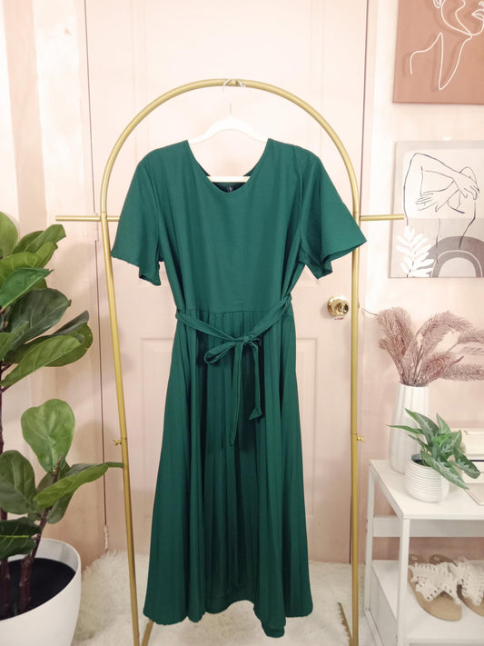 Elegant Midi Dress with Waist Tie & Flutter Sleeves