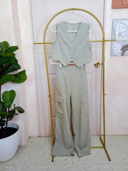 Chic Two-Piece Sleeveless Terno Set with Wide-Leg Pants