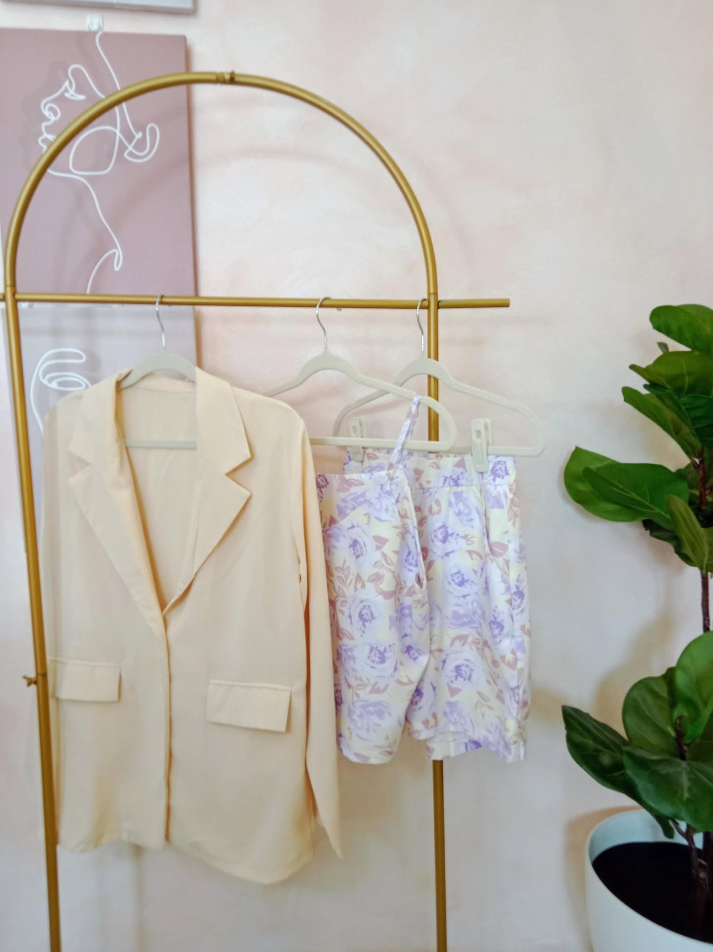 Chic Three-Piece Floral Set with Blazer