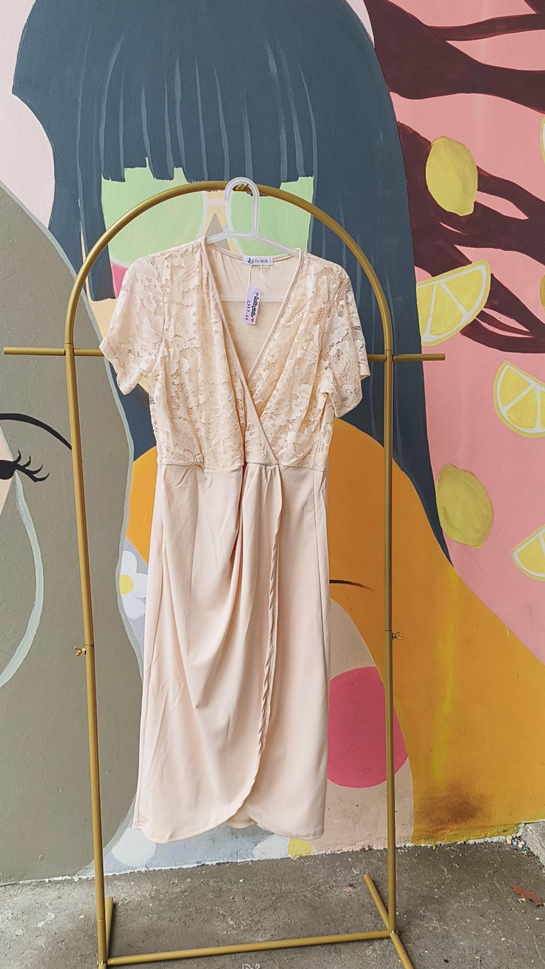 Elegant Lace Wrap Midi Dress with Short Sleeves – Timeless and Feminine