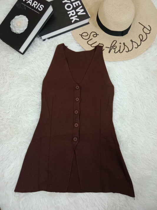 Sleeveless Button-Front Tunic Top – Classic Longline Style