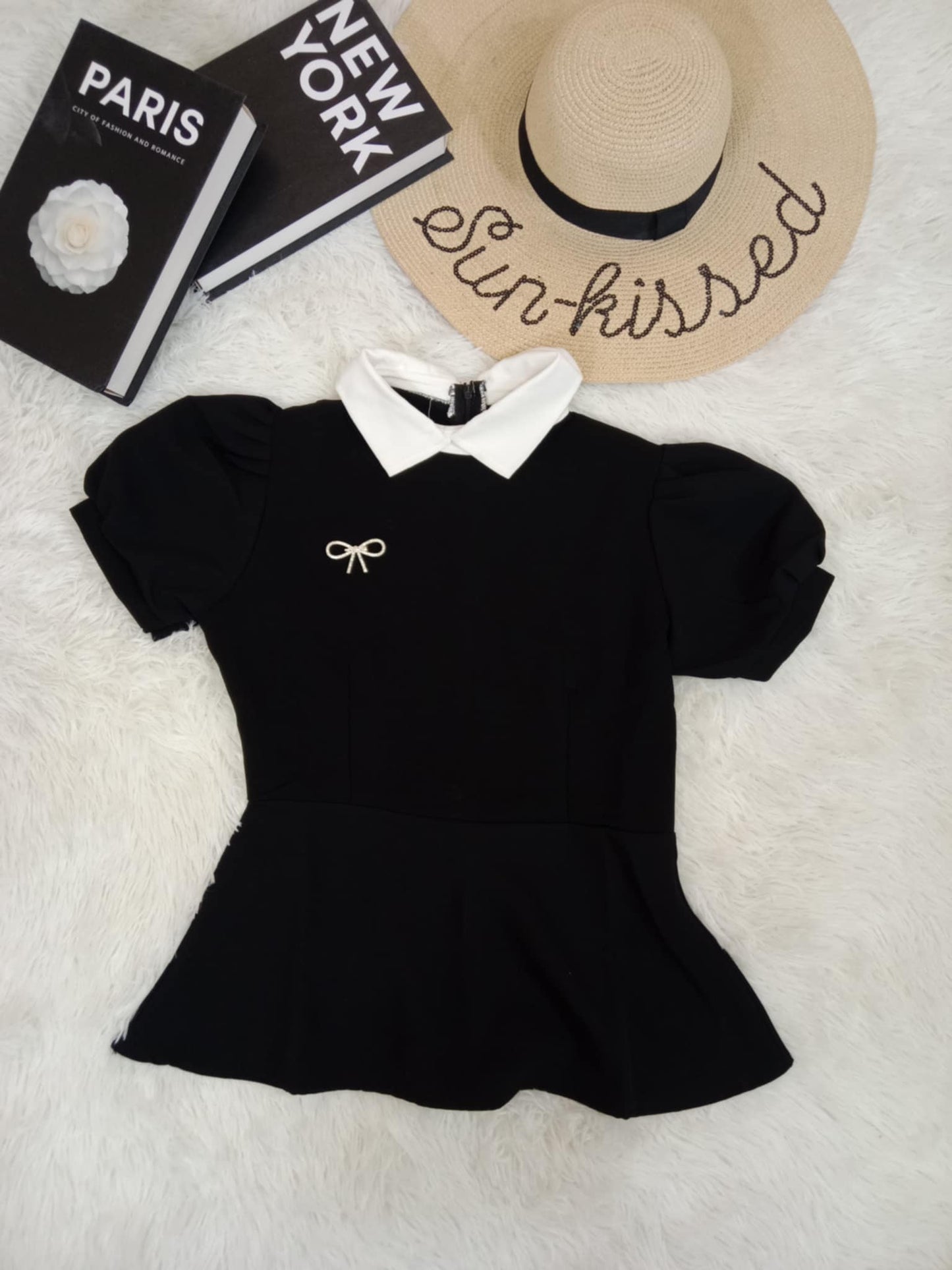 Chic Contrast Collar Peplum Top with Puff Sleeves