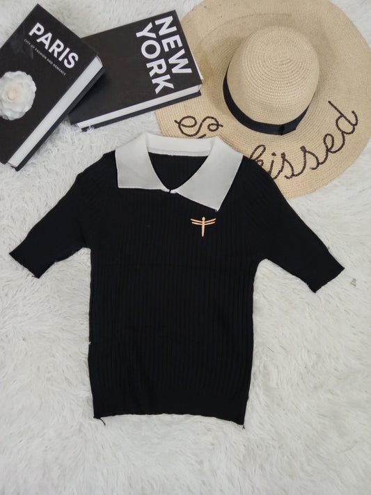 Two-Tone Knit Top with Contrast Collar and Dragonfly Accent