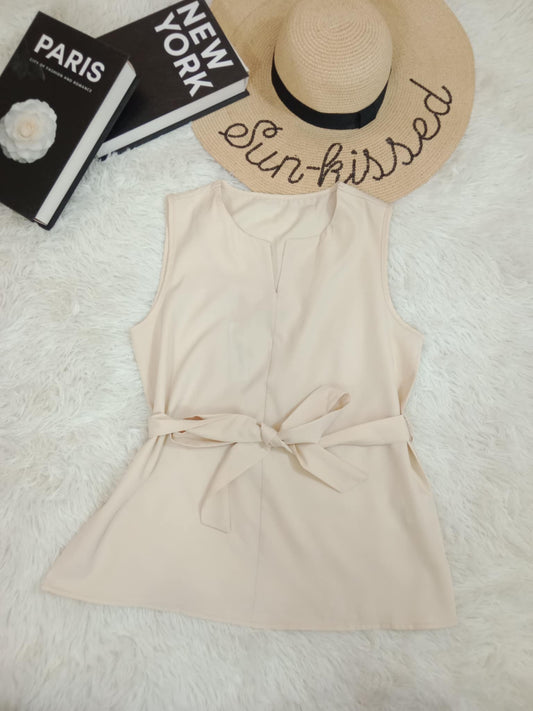 Sleeveless Waist-Tie Blouse – Minimalist Chic Top with Adjustable Belt